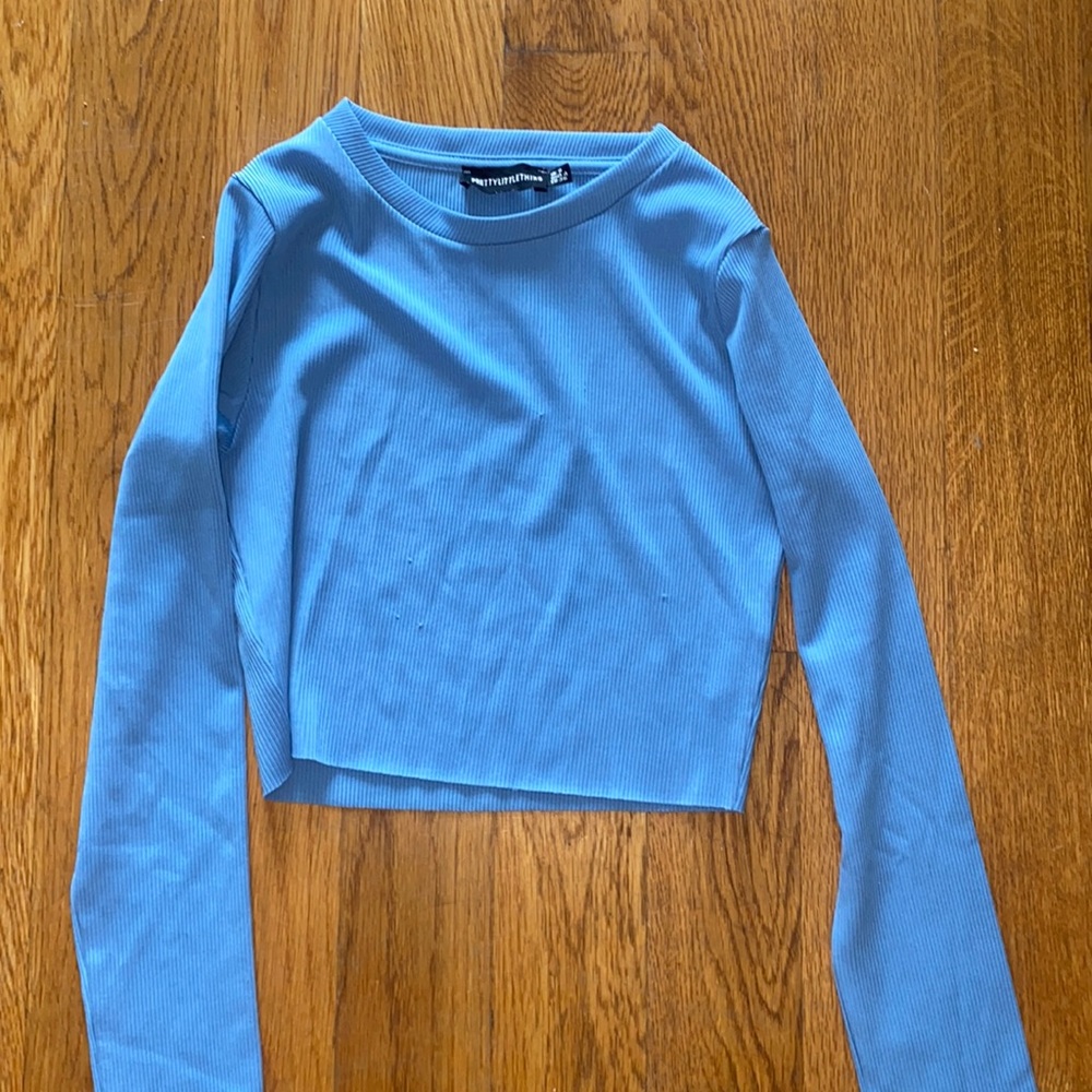 Blue long sleeve stretchy shirt
